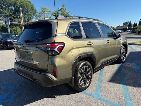 Used 2025 Subaru Forester Premium AWD/4WD image 6