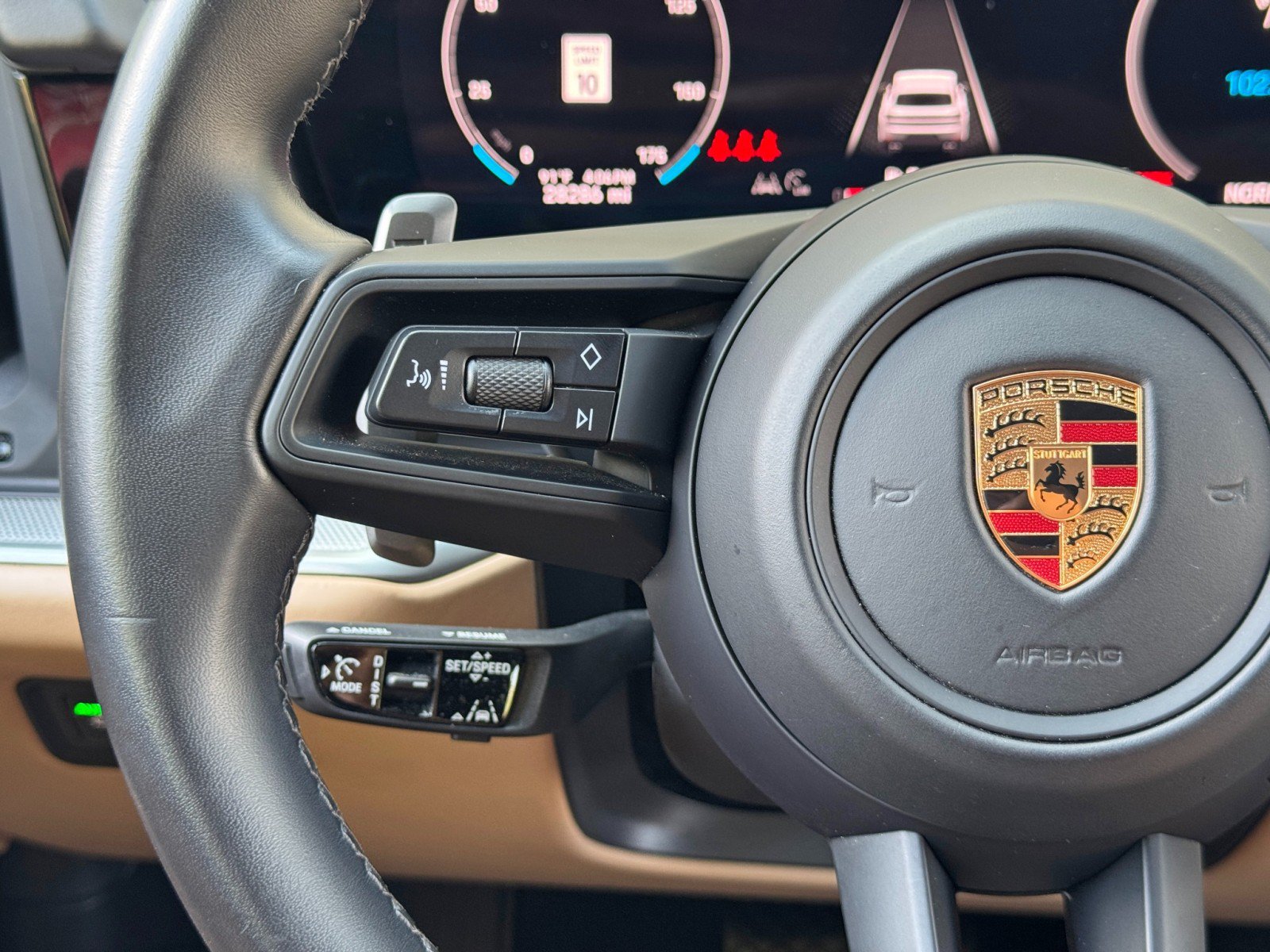 Used 2024 Porsche Cayenne AWD/4WD image 23