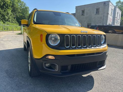 Used 2016 Jeep Renegade Latitude AWD/4WD image 7