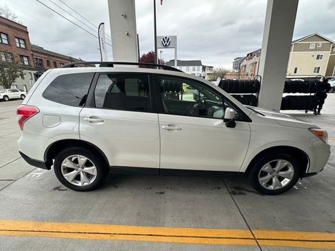 Used 2015 Subaru Forester 2.5i Premium w/ All-Weather Package image 8