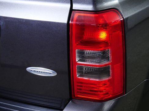 Used 2016 Jeep Patriot Latitude AWD/4WD image 17