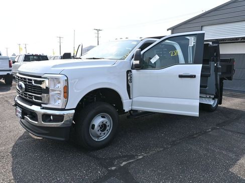 New 2025 Ford F350 XL w/ XL Chrome Package image 18