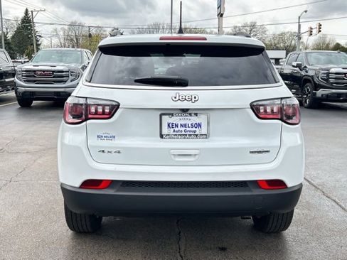 Used 2023 Jeep Compass Latitude AWD/4WD image 8