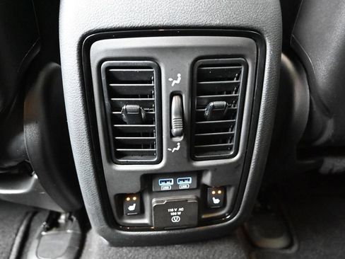 Used 2023 Dodge Durango R/T w/ Tow 'N Go Group AWD/4WD image 23