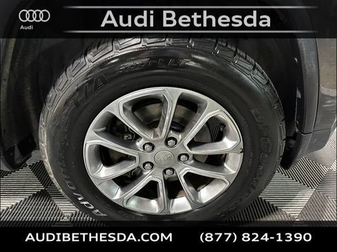 Used 2015 Jeep Grand Cherokee Limited AWD/4WD image 9