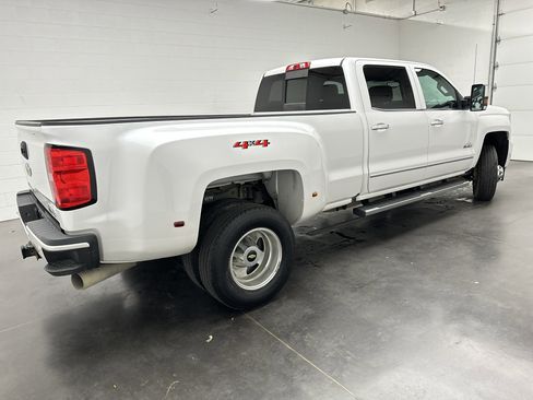 Used 2019 Chevrolet Silverado 3500 High Country w/ Duramax Plus Package image 10