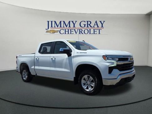 Used 2025 Chevrolet Silverado 1500 LT AWD/4WD image 7