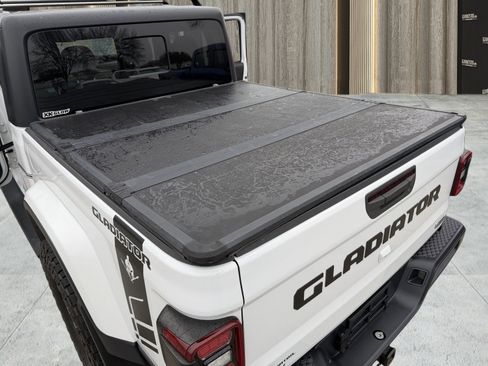 Used 2020 Jeep Gladiator Overland image 40