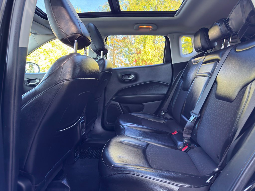 Used 2019 Jeep Compass Latitude AWD/4WD image 21