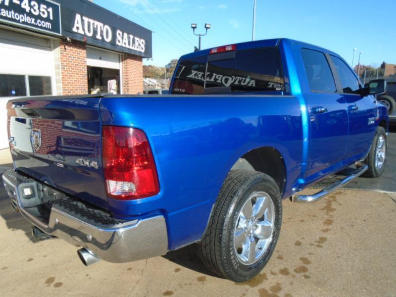 Used 2015 RAM 1500 4x4 Crew Cab Big Horn image 3