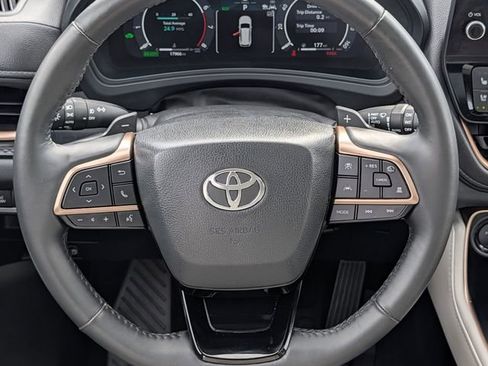 Used 2024 Toyota Grand Highlander MAX Limited image 13