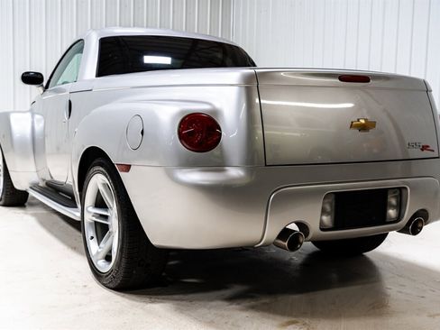 Used 2004 Chevrolet SSR w/ Preferred Equipment Group image 10