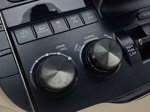 Used 2018 Lexus LX 570 4WD image 28