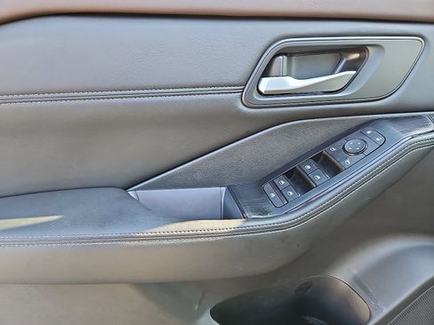 Certified 2022 Nissan Rogue SV w/ SV Premium Package image 12