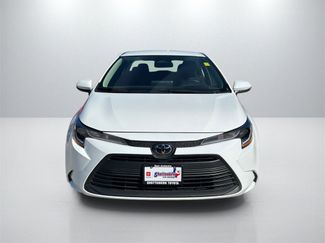 Used 2025 Toyota Corolla LE video 2