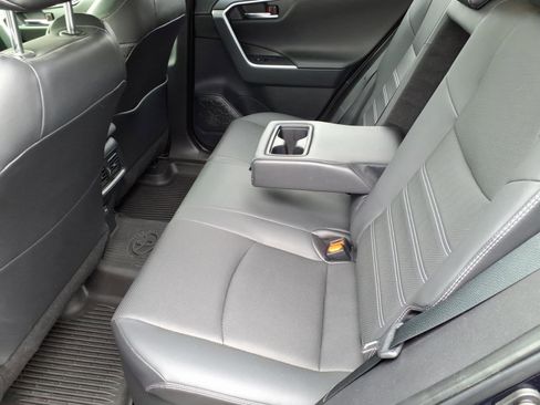 Used 2022 Toyota RAV4 Limited image 8