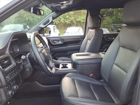 Used 2024 Chevrolet Tahoe Z71 w/ Luxury Package image 12