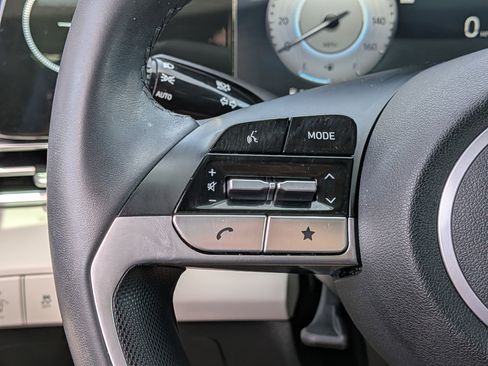 Used 2024 Hyundai Elantra Limited FWD image 25