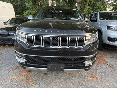 Used 2024 Jeep Wagoneer Series II w/ Flexible Seating Group RWD image 2