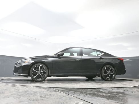 Used 2024 Nissan Altima 2.5 SR image 30