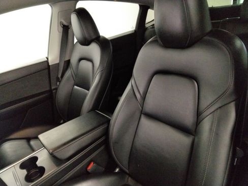 Used 2022 Tesla Model Y Performance image 27