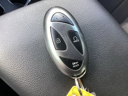 Used 2025 Hyundai Elantra SEL FWD image 34