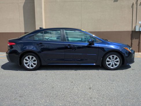 Used 2020 Toyota Corolla LE image 3