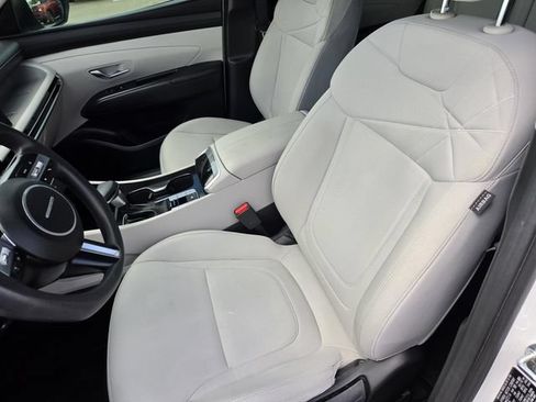 Used 2025 Hyundai Tucson SE FWD image 4