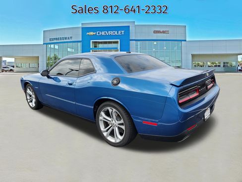 Used 2022 Dodge Challenger R/T RWD image 5