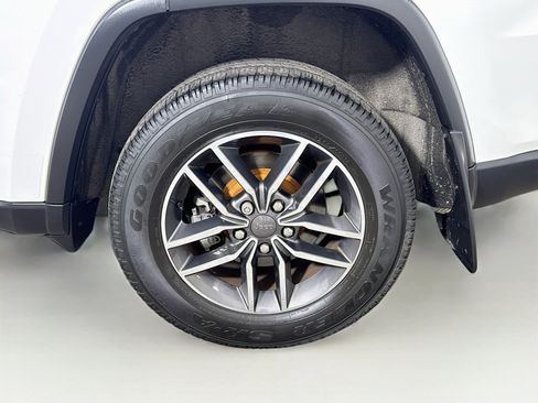 Used 2019 Jeep Grand Cherokee Limited AWD/4WD image 27