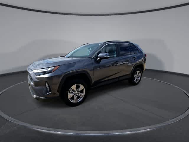 Used 2025 Toyota RAV4 XLE FWD image 4