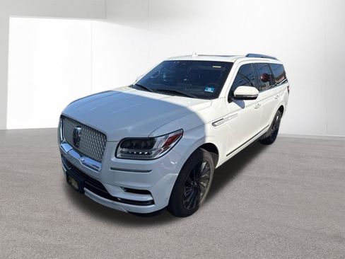 Used 2020 Lincoln Navigator Reserve w/ Equipment Group 208A Reserve image 4