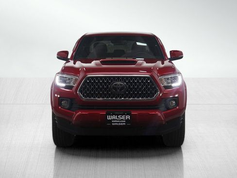 Used 2018 Toyota Tacoma TRD Sport image 8