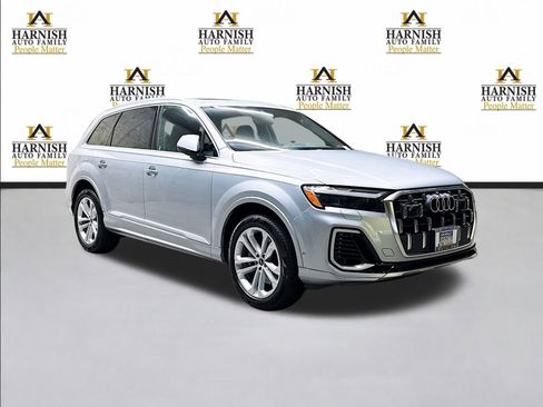 Used 2025 Audi Q7 3.0T Premium Plus AWD/4WD image 3