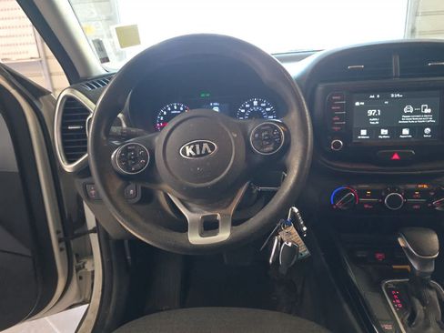 Used 2020 Kia Soul S FWD image 16