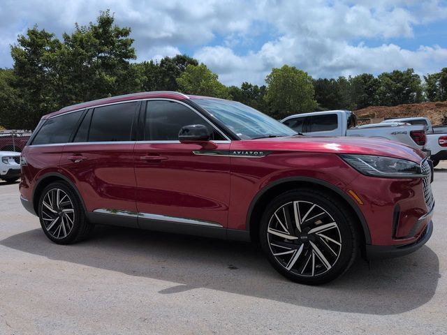 Used 2025 Lincoln Aviator Reserve w/ Equipment Group 201A AWD/4WD image 2