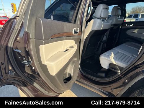 Used 2018 Jeep Grand Cherokee Limited image 46