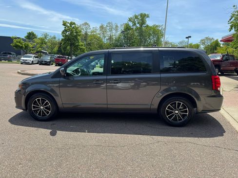 Used 2019 Dodge Grand Caravan GT FWD image 4