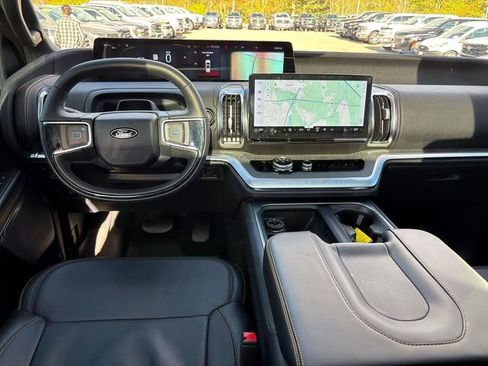 Used 2025 Ford Expedition Tremor AWD/4WD image 12