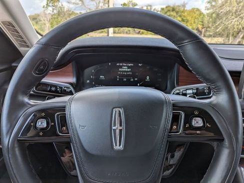 Used 2023 Lincoln Aviator Reserve AWD/4WD image 32