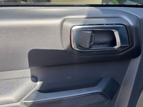 New 2025 Ford Bronco Badlands image 12