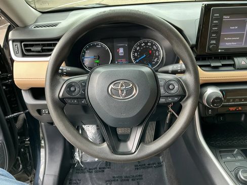 Used 2021 Toyota RAV4 LE AWD/4WD image 21