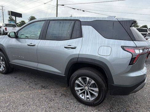 New 2026 Chevrolet Equinox LT w/ Convenience Package II FWD image 10