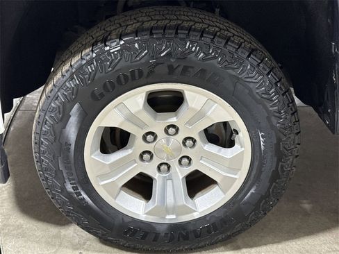 Used 2018 Chevrolet Silverado 1500 LT w/ All Star Edition image 25