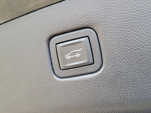 Used 2019 Chevrolet Blazer RS image 9