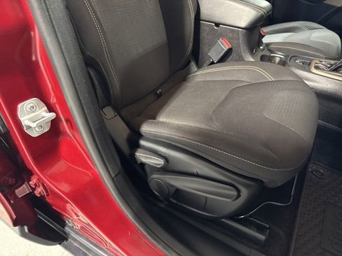 Used 2017 Jeep Cherokee Latitude w/ Comfort/Convenience Group image 42