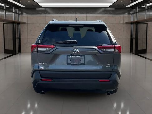 Used 2019 Toyota RAV4 LE image 3