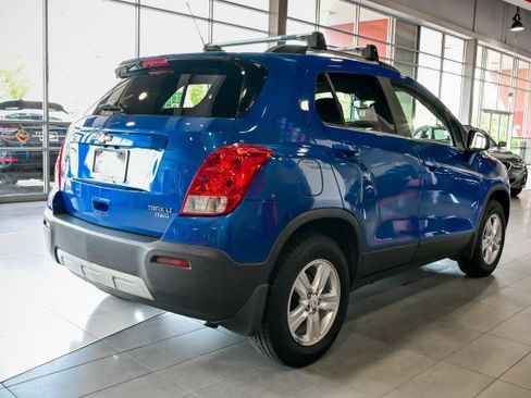 Used 2015 Chevrolet Trax LT w/ LT Sun and Sound Package AWD/4WD image 5