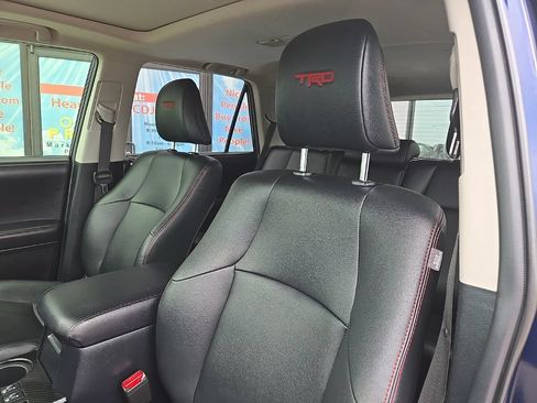 Used 2020 Toyota 4Runner TRD Off-Road Premium w/ Moonroof Package AWD/4WD image 33