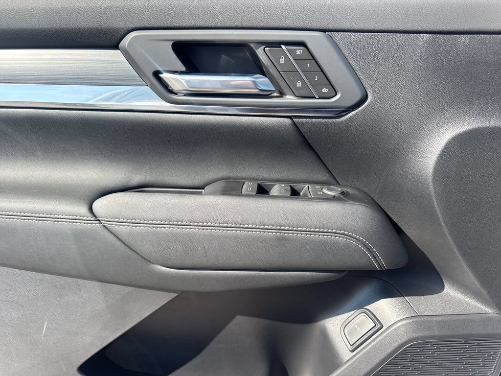 New 2027 GMC Terrain Elevation w/ Elevation Premium Package FWD image 15
